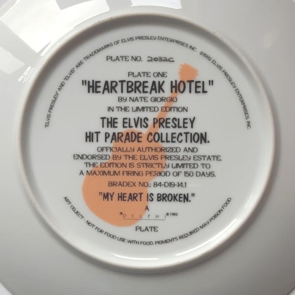 Elvis Heartbreak Hotel Plate with Certificate of Authenticity - Picture 3 of 5
